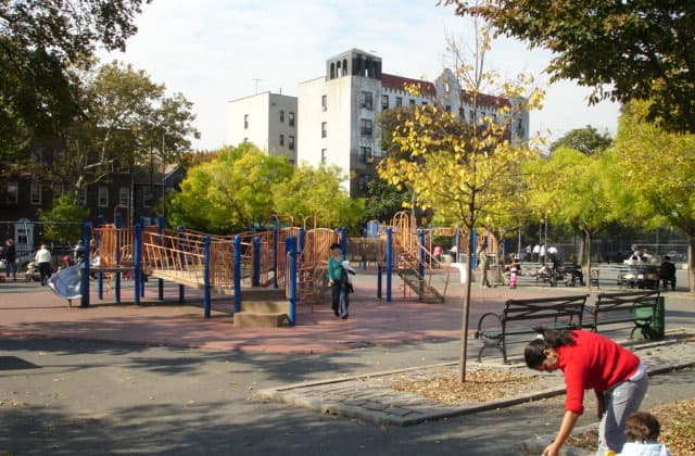 Kelly Park Playground tennis courts