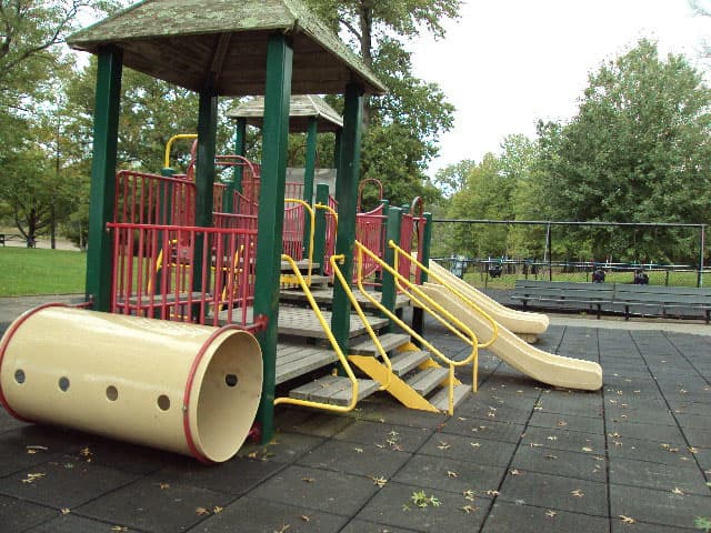 Wolfe's Pond Park tennis courts 3